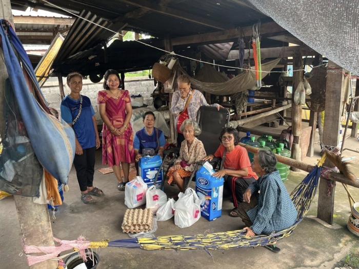 ช่วยเหลือผู้ป่วย ชาวบ้านไชยสอ ม.1 ป่ว...
